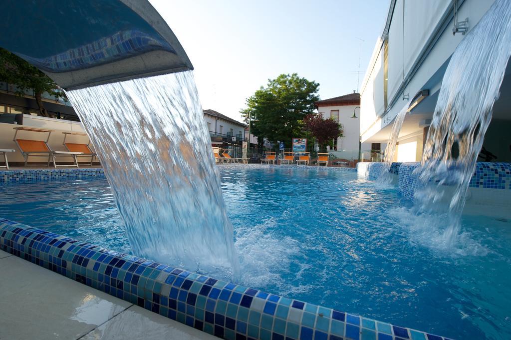 Hotel Lido Cattolica Esterno foto