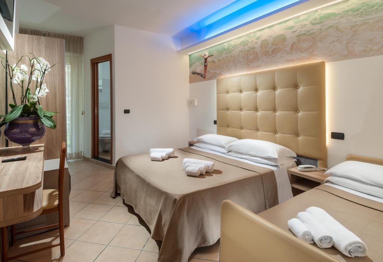 Hotel Lido Cattolica Esterno foto