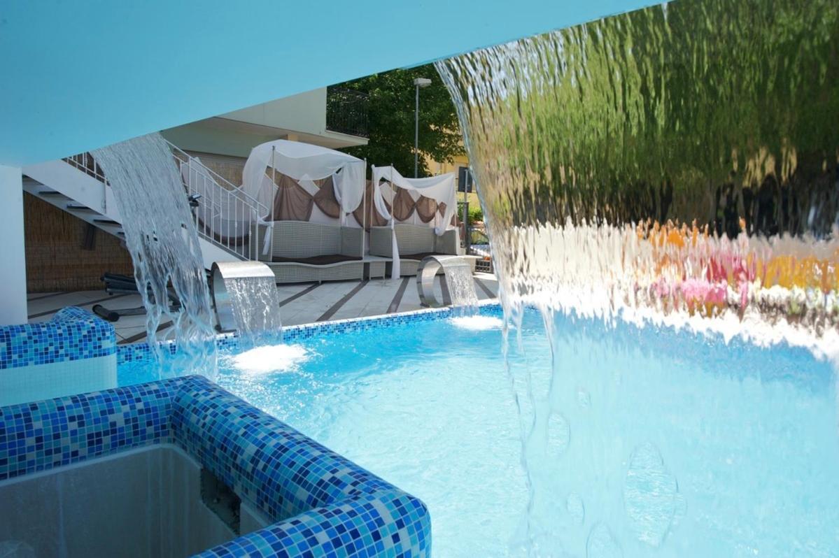 Hotel Lido Cattolica Esterno foto